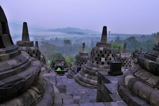052-borobudur-night-web