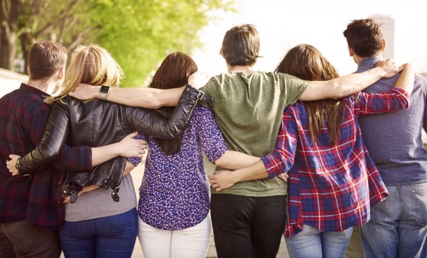 41557295 - the crowd of best friends