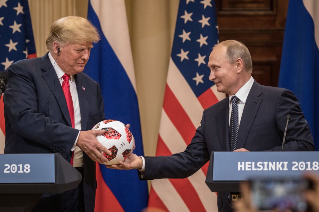 Трамп і Путін, м'яч