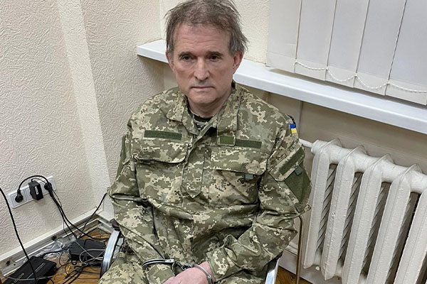 Наздогнало заслужене покарання! Мережа вибухнула мемами про Медведчука